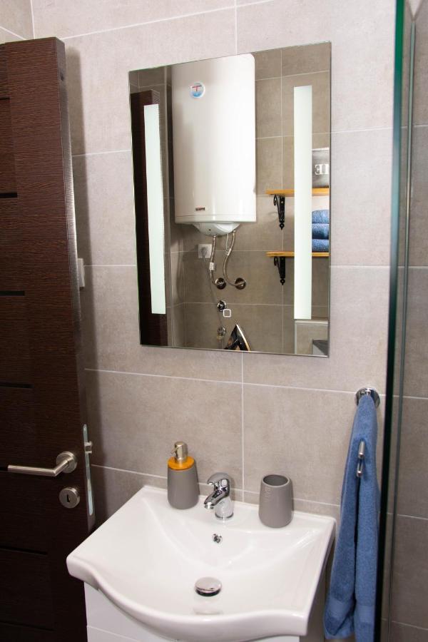 Laura Apartment Újvidék Kültér fotó