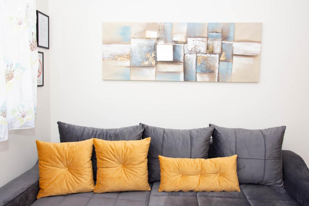 Laura Apartment Újvidék Kültér fotó